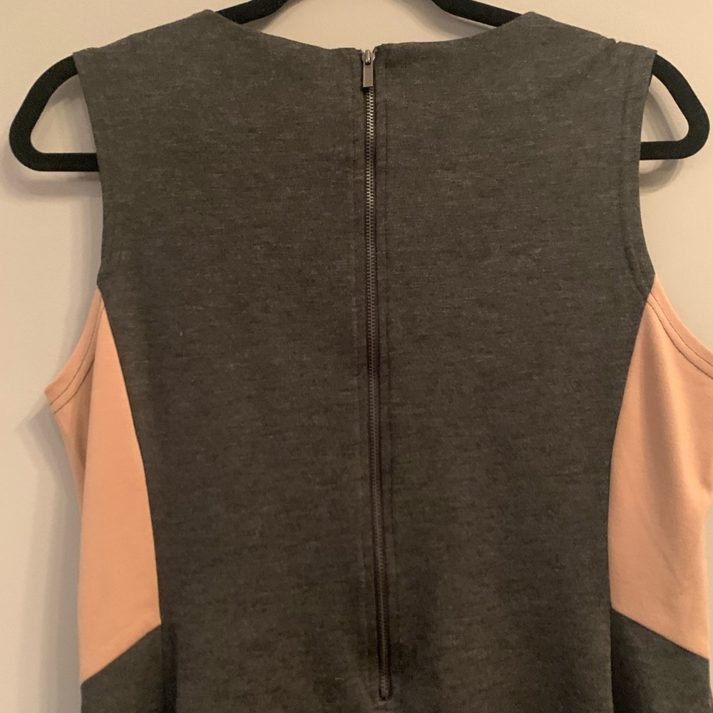Gray/tan/black a line dress in great condition with a back zipper - Picture 5 of 7